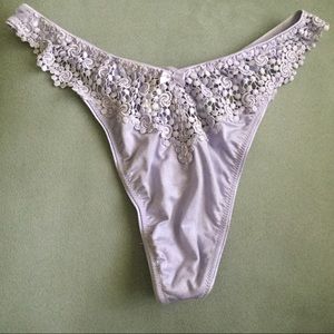Felina Thong Panties Size L - NWOT